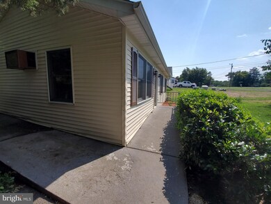 113 Plantation Dr, Winchester, VA 22602 - photo 5