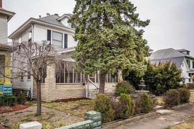 1905 E Oak St-03