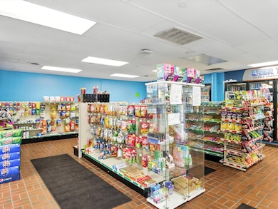 2420 Calumet Dr, Sheboygan, WI 53083 - photo 2