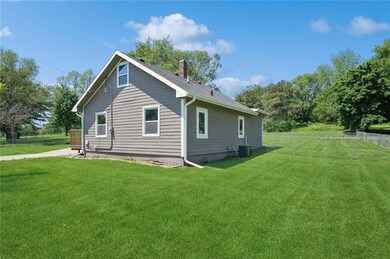 4012 Colfax Ave, Des Moines, IA 50317 - photo 3