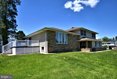 920 Jeffrey Dr, Southampton, PA 18966 - photo 2