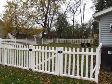 1421 Franklin St, Cedar Falls, IA 50613 - photo 4