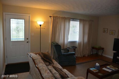 121 West St, Stephens City, VA 22655 - photo 5