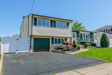 0044 LOUIS ST_