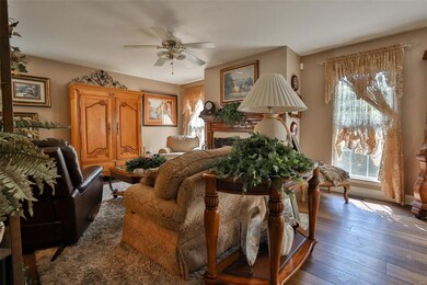 821 Woodsedge Dr, Maryville, IL 62062 - photo 5