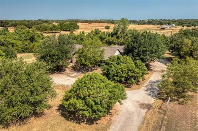 3690 Holbrook Rd, Springtown, TX 76082 - photo 2