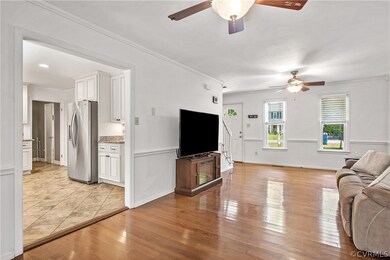 LR leads to Kitchen