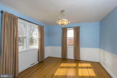 821 Nottingham Rd, Baltimore, MD 21229 - photo 4