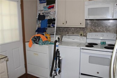 148 W Edgewood Cir, Asheboro, NC 27205 - photo 6