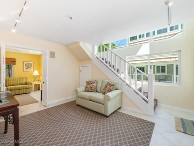 640 2nd St S unit 2, Naples, FL 34102 - photo 4