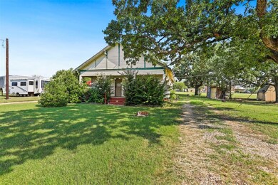 735 Young Bend Rd, Brock, TX 76087 - photo 3