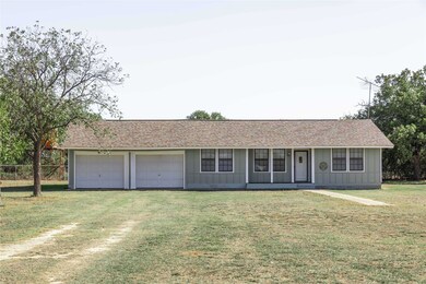12750 Cr 129, Grosvenor, TX 76801 - photo 4