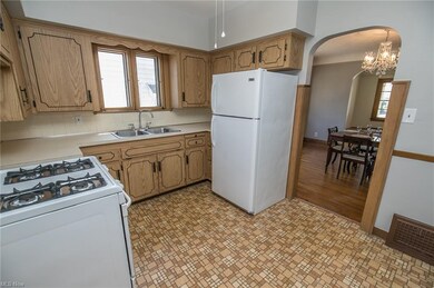 Eat-in kitchen with all appliances