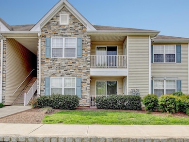 406 Wedgewood Cir, Belford, NJ 07718 - photo 2