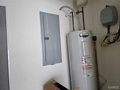 601 Elizabeth Dr, Litchfield, IL 62056 - photo 6