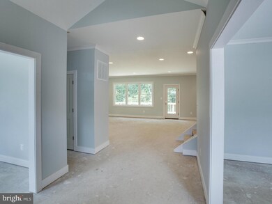 2207 Shiver Dr, Alexandria, VA 22307 - photo 2