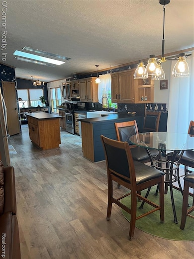 566 Bear Lake Ct, Kimball, MI 48074 - photo 3