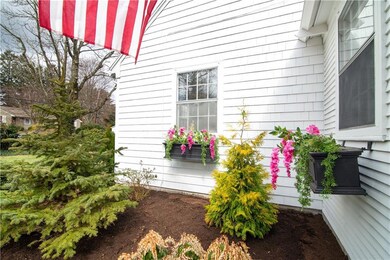 372 Comstock Pkwy, Cranston, RI 02921 - photo 5