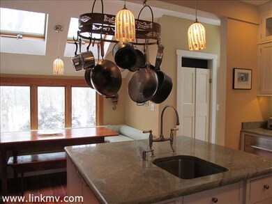 Island w/ 2nd Kitchen Sink