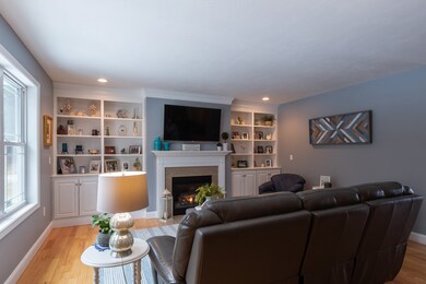 19 Pilgrim Cir, Nashua, NH 03063 - photo 6