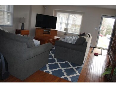 Lv room with hrdwd floors