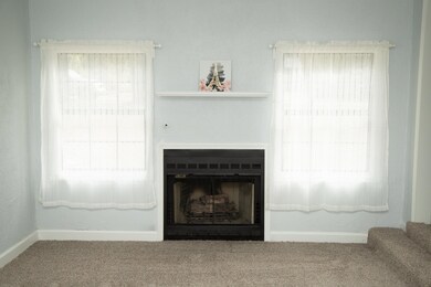 1520 Chuli Nene- Gas Fireplace in Family Room