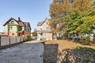 112 Princeton St, Springfield, MA 01109 - photo 2