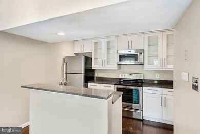 unlisted-address, Fairfax, VA 22033 - photo 5