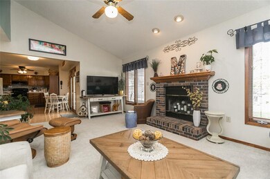 424 Zelda Dr NW, Cedar Rapids, IA 52405 - photo 5