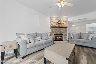 30 Peachtree Ln unit 313, Jamesburg, NJ 08831 - photo 6