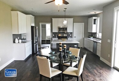 876 Raven Ct, Oregon, WI 53575 - photo 2