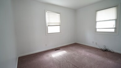 410 Tulsa Ave, Carpentersville, IL 60110 - photo 4