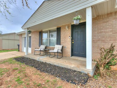 1605 NE 5th St, Moore, OK 73160 - photo 5