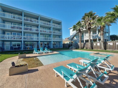 Nice size pool and hot tub for this size of comple