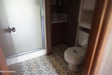 215 soileau bath 1 0406