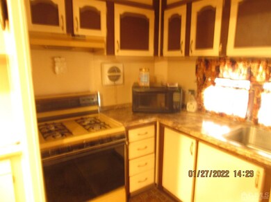 26 Dalbert St unit N-10, Carteret, NJ 07008 - photo 4