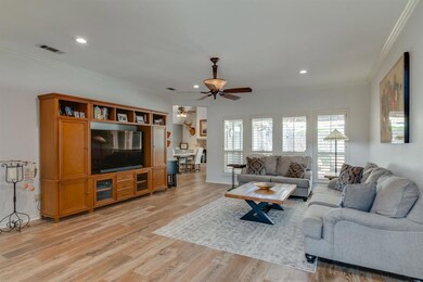 628 Ashley Dr, Hurst, TX 76054 - photo 5