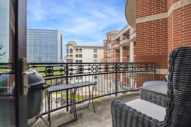 Balcony boast jaw-dropping views...day & night!