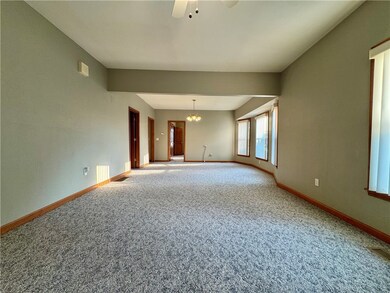 2921 Moultrie Ave, Mattoon, IL 61938 - photo 4