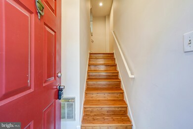 10444 Parthenon Ct, Bethesda, MD 20817 - photo 2