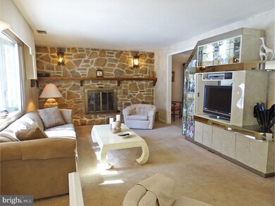 835 Strawberry Ln, Langhorne, PA 19047 - photo 3