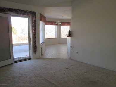 Living Room to Breakfast Nook