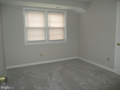 100 W Taylor Run Pkwy unit 8, Alexandria, VA 22314 - photo 5