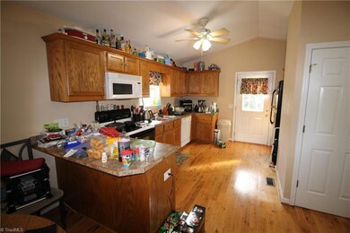 919 Dairy St, Asheboro, NC 27203 - photo 7