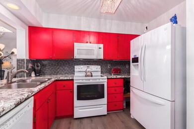 13621 N Newcastle Dr, Sun City, AZ 85351 - photo 4