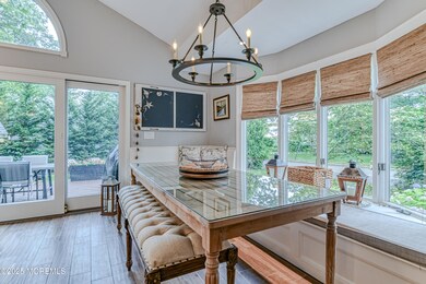Eat-In Kitchen