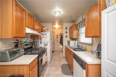 5546 Shaffer Rd NW unit A & B, Warren, OH 44481 - photo 5