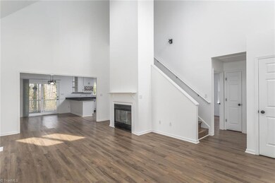 Living Room/Dining