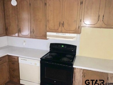 700 700 N Leota St, Longview, TX 75601 - photo 4