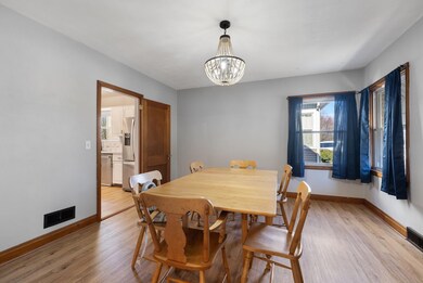 11-web-or-mls-2124 Mulberry Ave-11